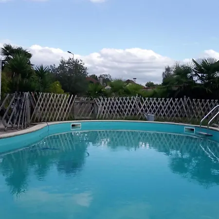 Konukevi Maison Medicis Avec Piscine Privee 2ch-parking Prive Quartier Verdoyant Chateau De Pau