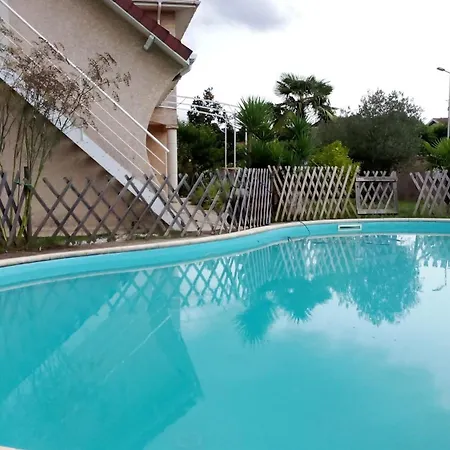 Maison Medicis Avec Piscine Privee 2ch-parking Prive Quartier Verdoyant Chateau De Pau Gelos